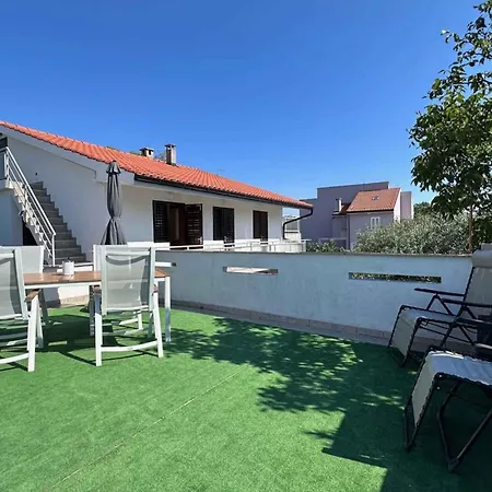 Apartament Near In Krk-insel Krk 51536 *